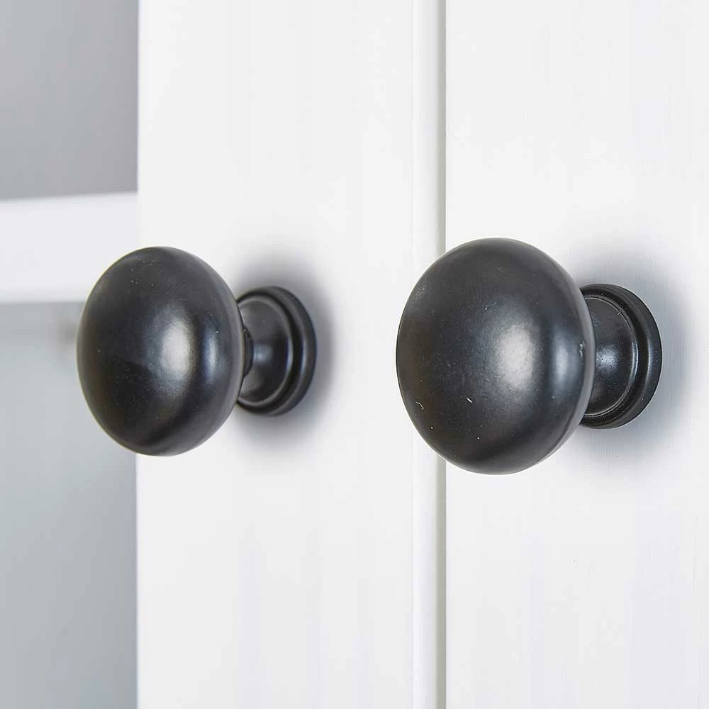 Modernes Buffet In Weiß Mit Schwarzen Griffen - Vatina – Bild 3